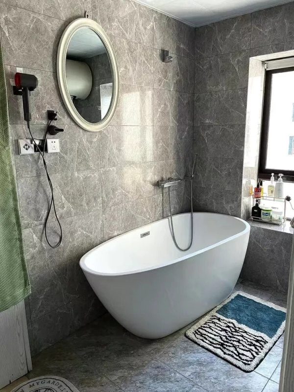Nordic Style Abstract Hand-Crafted Bath Mat - Image 8